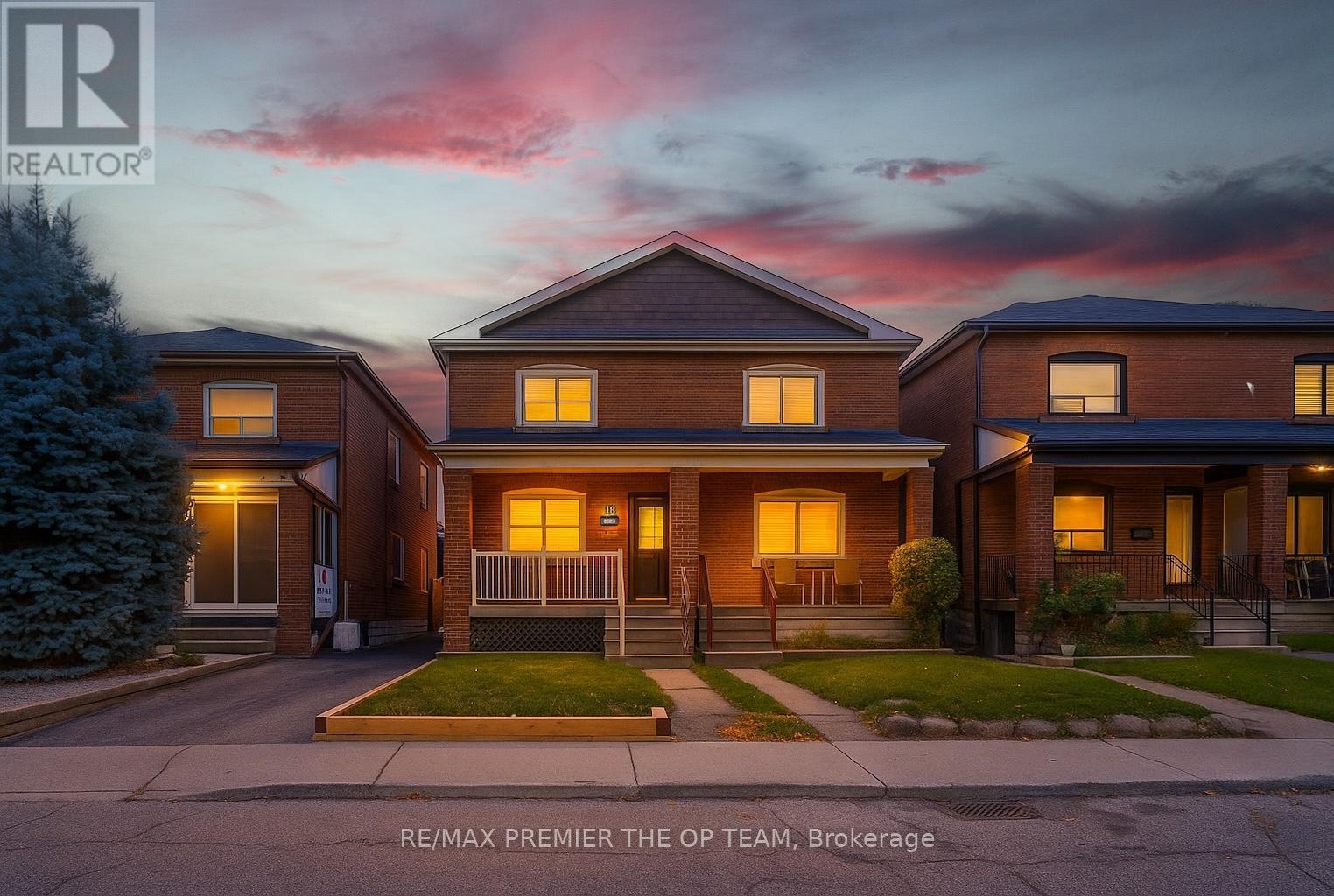 18 GREYTON CRESCENT, Toronto, Ontario