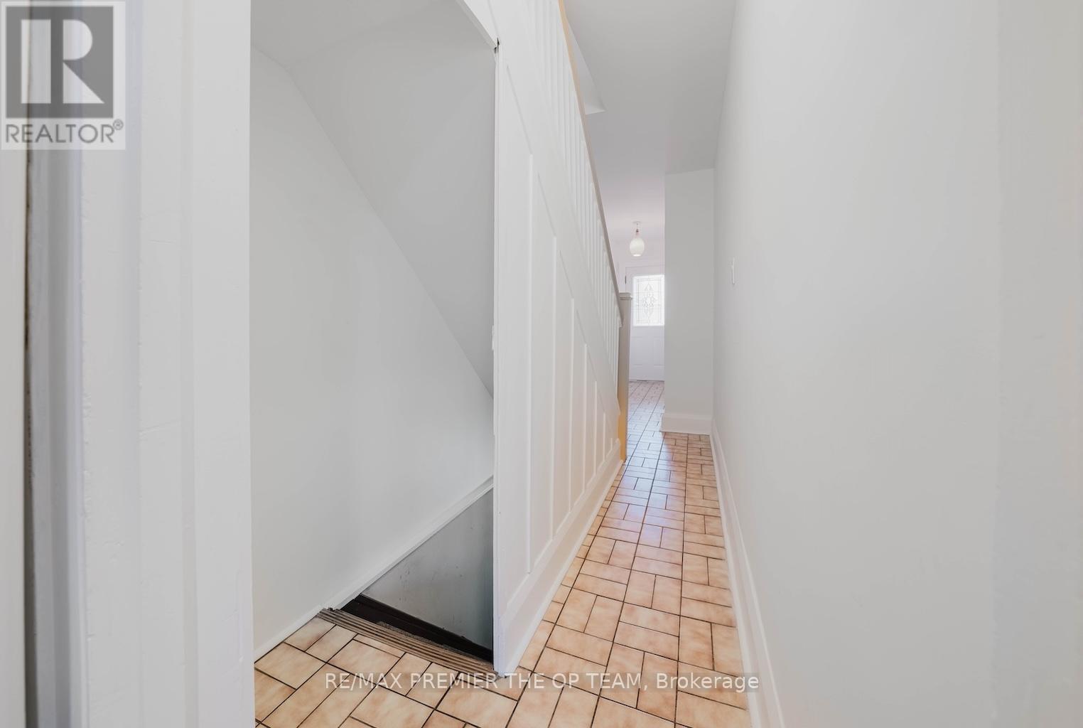 18 Greyton Crescent, Toronto, Ontario  M6E 2G2 - Photo 22 - C12566488