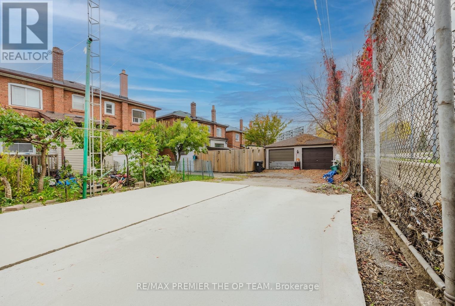 18 Greyton Crescent, Toronto, Ontario  M6E 2G2 - Photo 28 - C12566488
