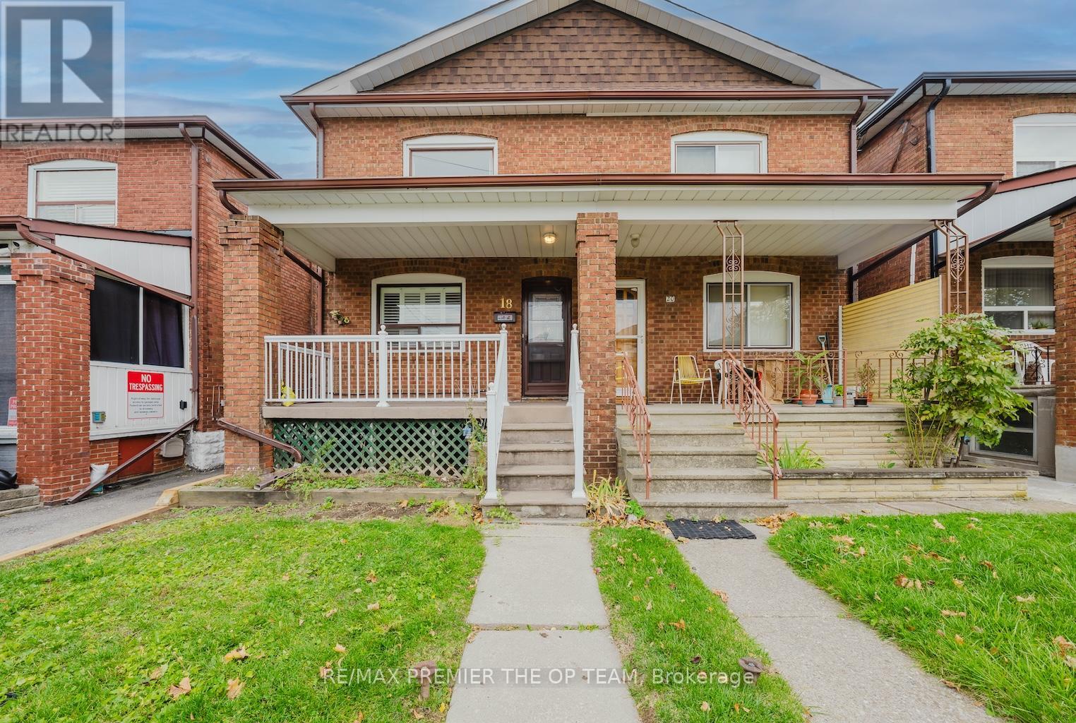 18 Greyton Crescent, Toronto, Ontario  M6E 2G2 - Photo 4 - C12566488