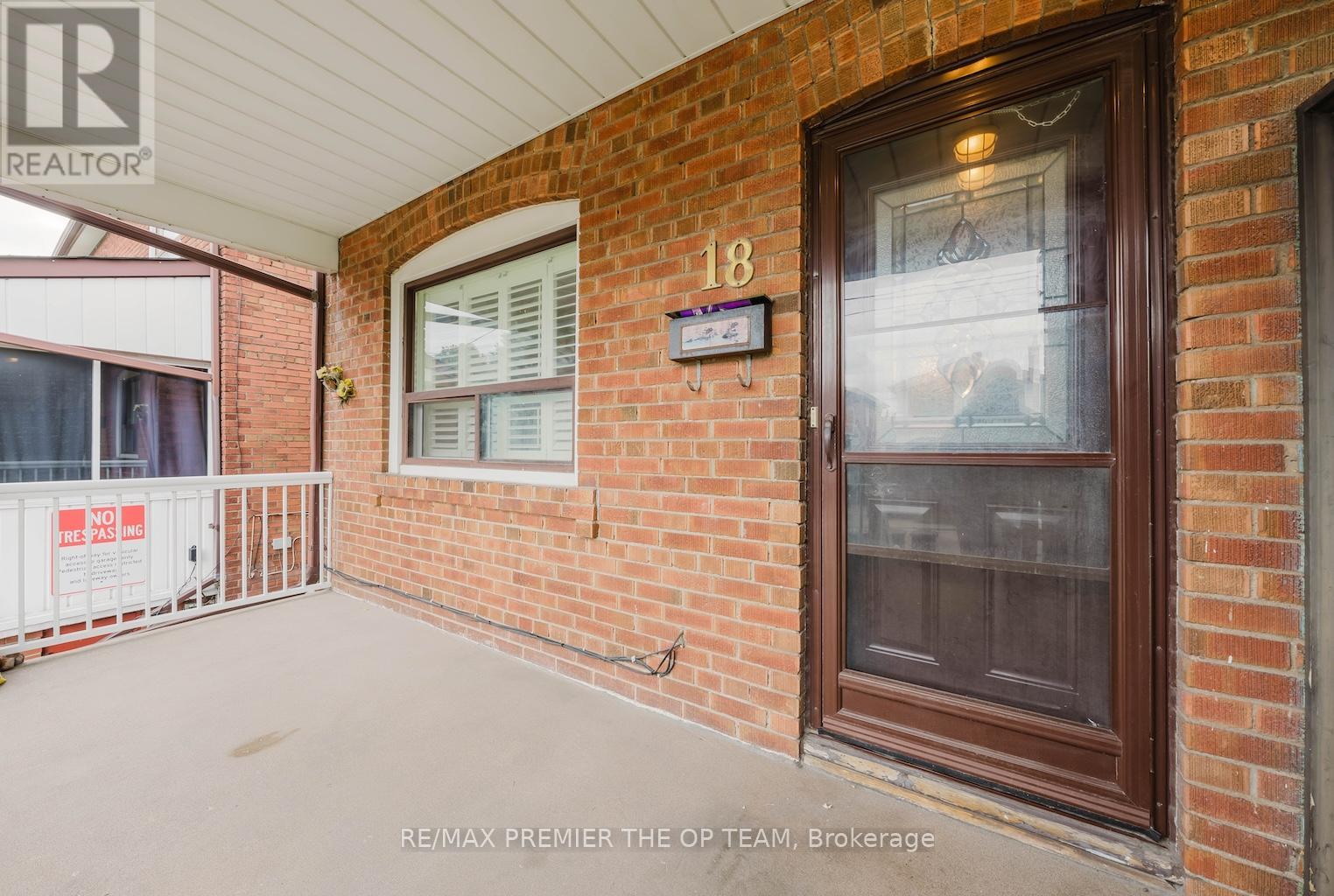 18 Greyton Crescent, Toronto, Ontario  M6E 2G2 - Photo 5 - C12566488