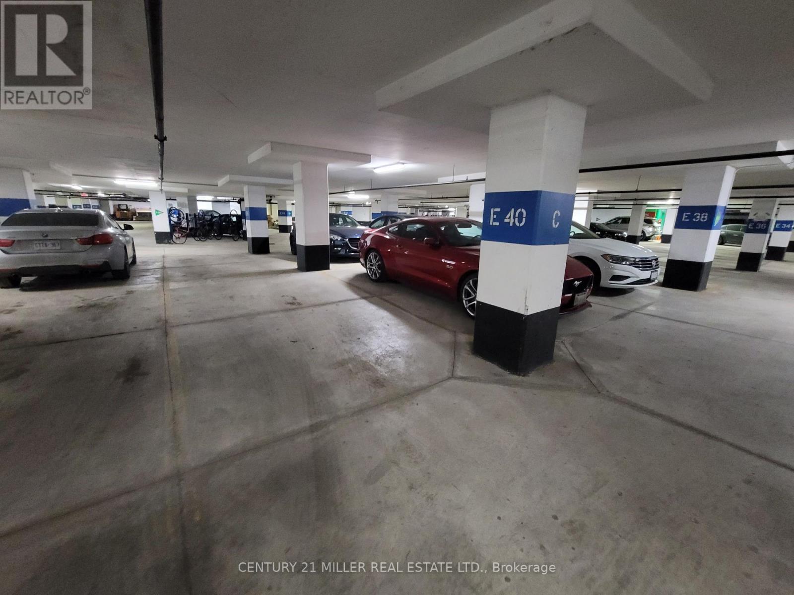 8 York Street, Toronto, Ontario  M5J 2Y2 - Photo 3 - C12566544