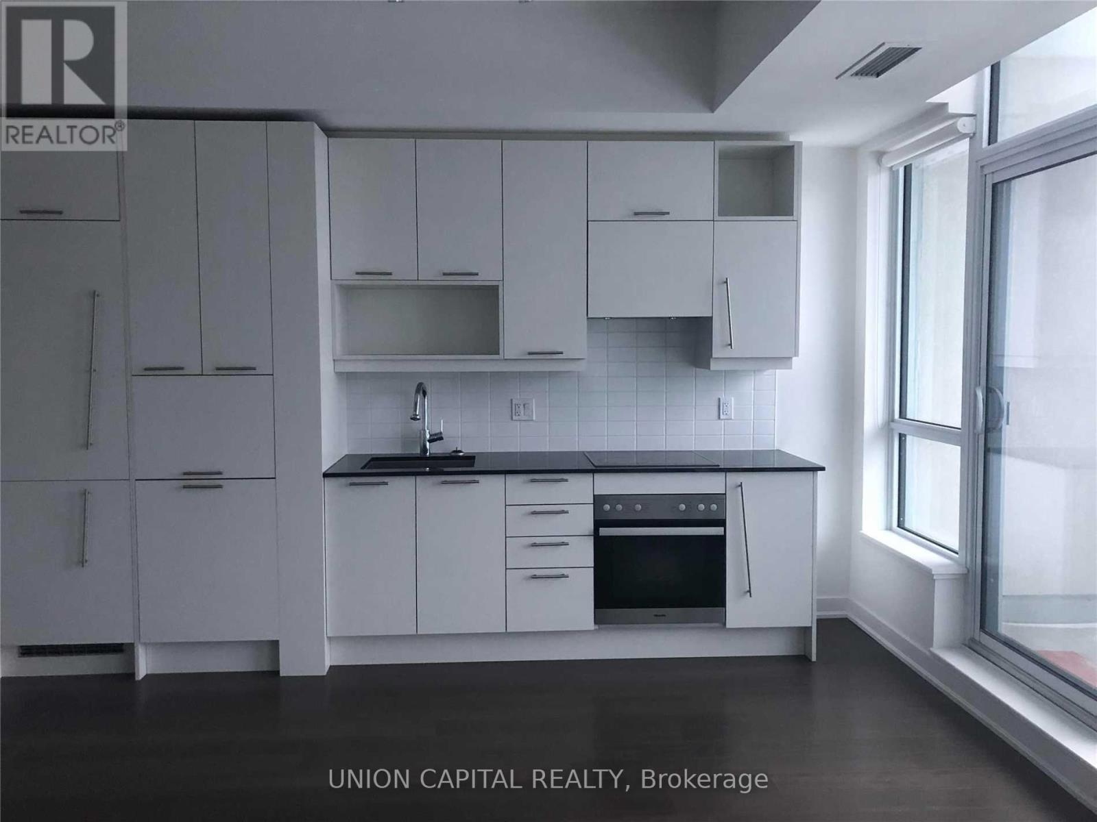 3404 - 30 Nelson Street, Toronto, Ontario  M5V 0H4 - Photo 2 - C12566578