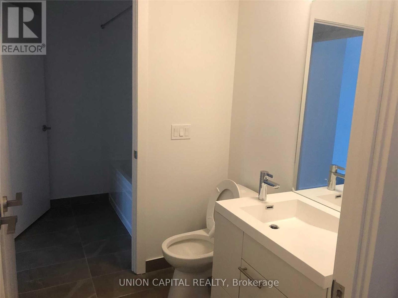 3404 - 30 Nelson Street, Toronto, Ontario  M5V 0H4 - Photo 4 - C12566578