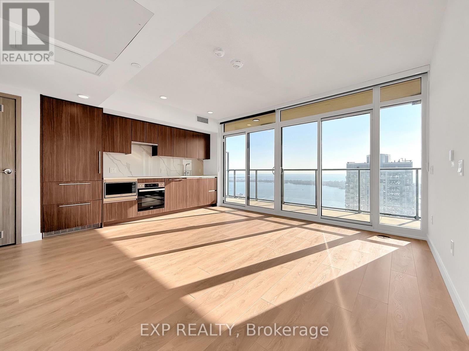 5211 - 3 CONCORD CITYPLACE WAY, Toronto, Ontario