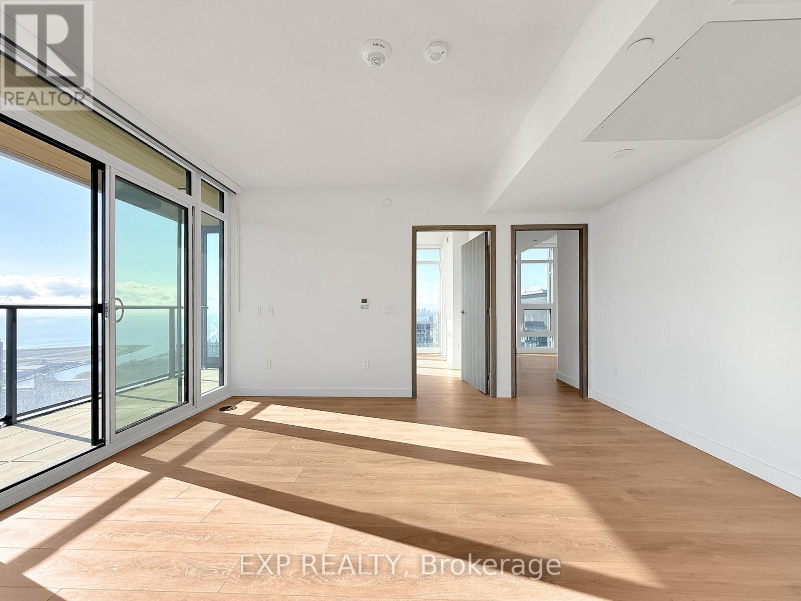 5211 - 3 Concord Cityplace Way, Toronto, Ontario  M5V 0X4 - Photo 11 - C12566634