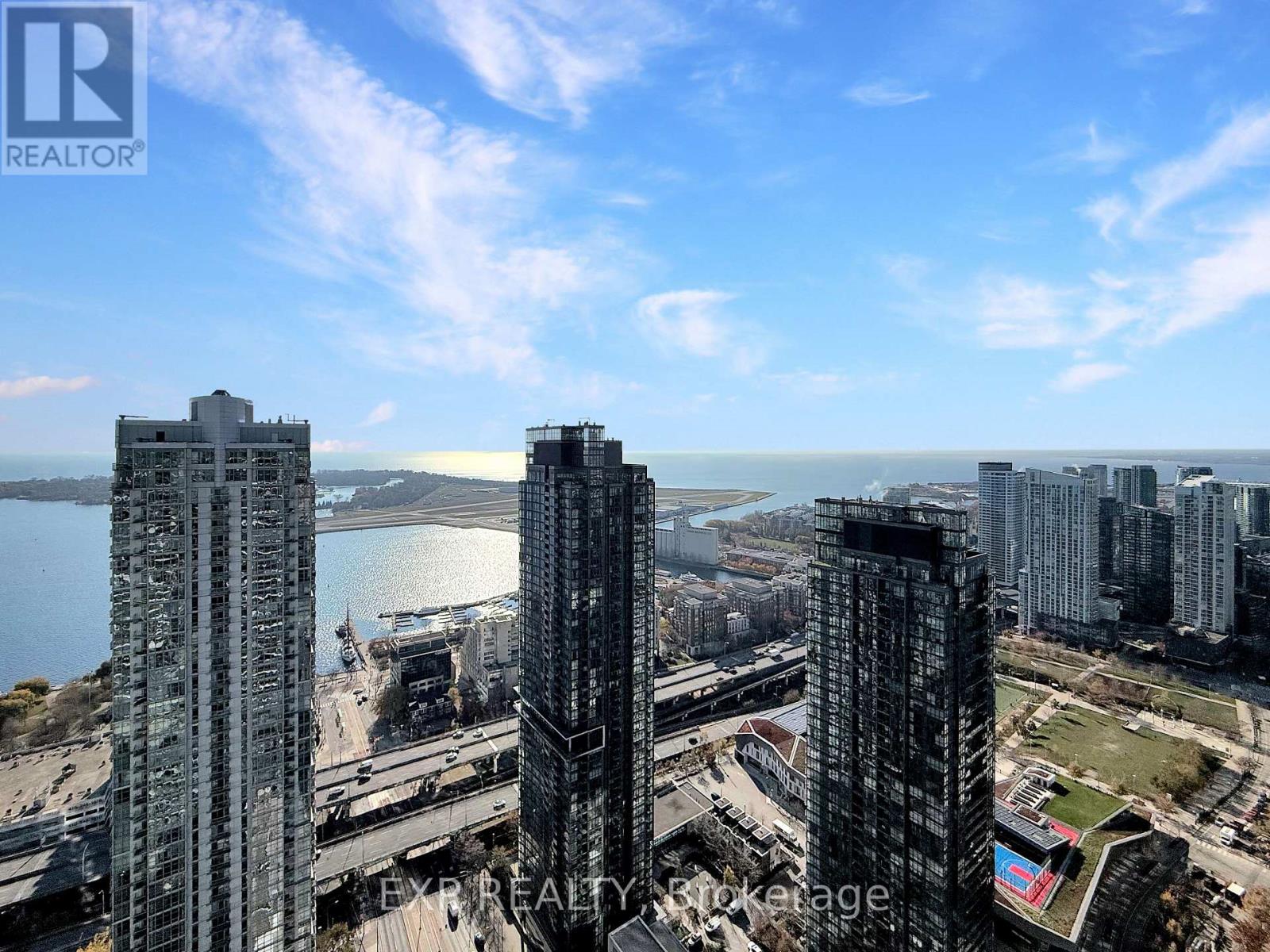 5211 - 3 Concord Cityplace Way, Toronto, Ontario  M5V 0X4 - Photo 16 - C12566634