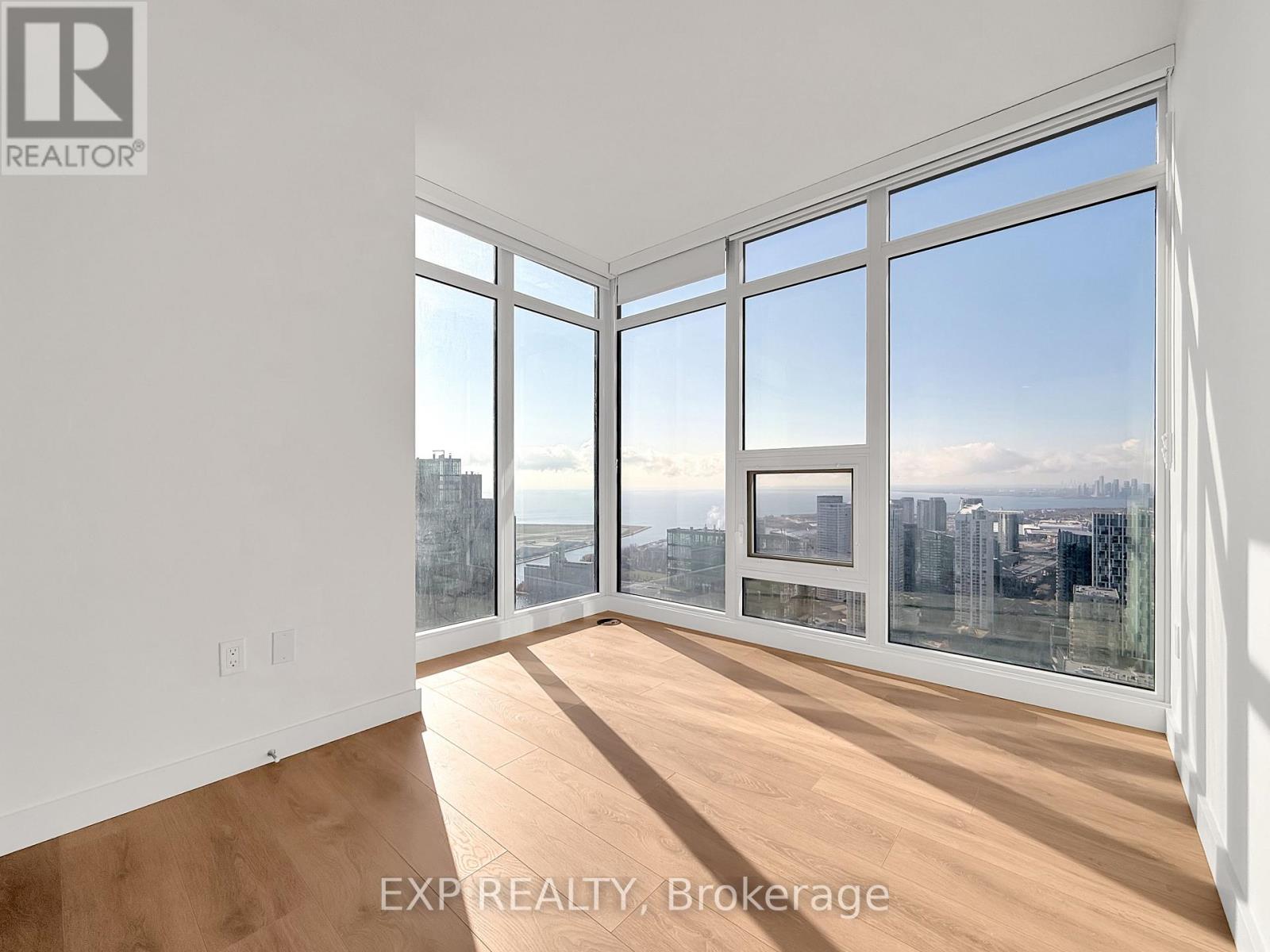 5211 - 3 Concord Cityplace Way, Toronto, Ontario  M5V 0X4 - Photo 19 - C12566634