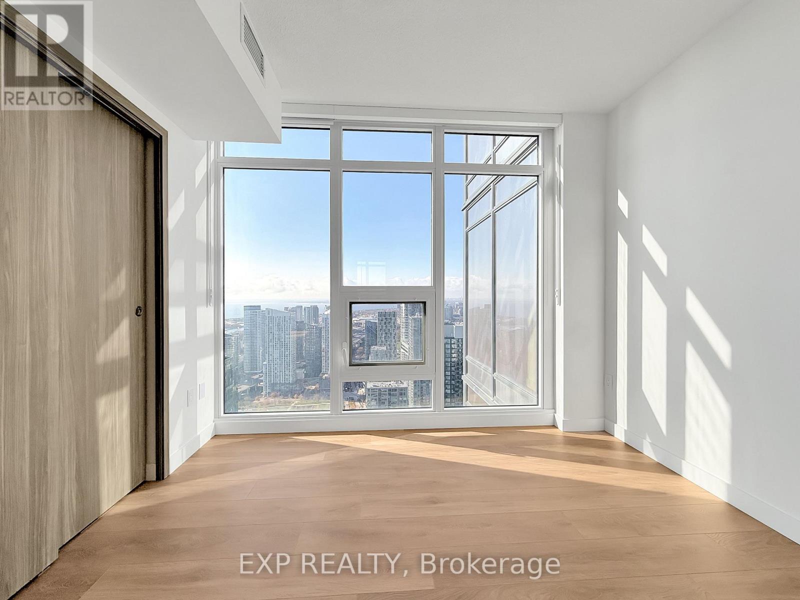 5211 - 3 Concord Cityplace Way, Toronto, Ontario  M5V 0X4 - Photo 24 - C12566634