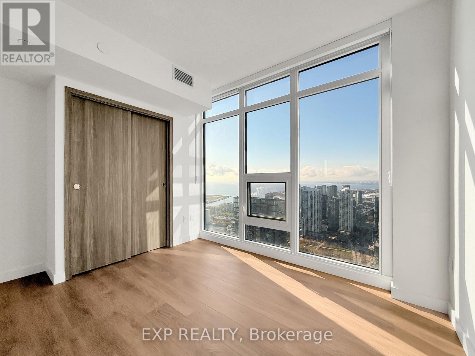 5211 - 3 Concord Cityplace Way, Toronto, Ontario  M5V 0X4 - Photo 25 - C12566634