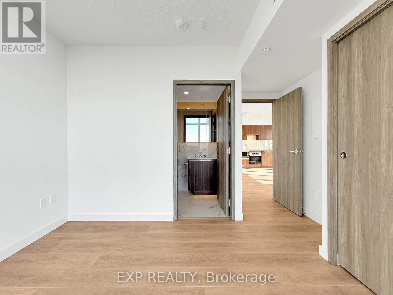 5211 - 3 Concord Cityplace Way, Toronto, Ontario  M5V 0X4 - Photo 27 - C12566634