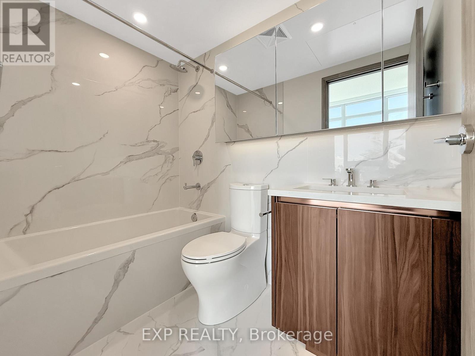 5211 - 3 Concord Cityplace Way, Toronto, Ontario  M5V 0X4 - Photo 28 - C12566634