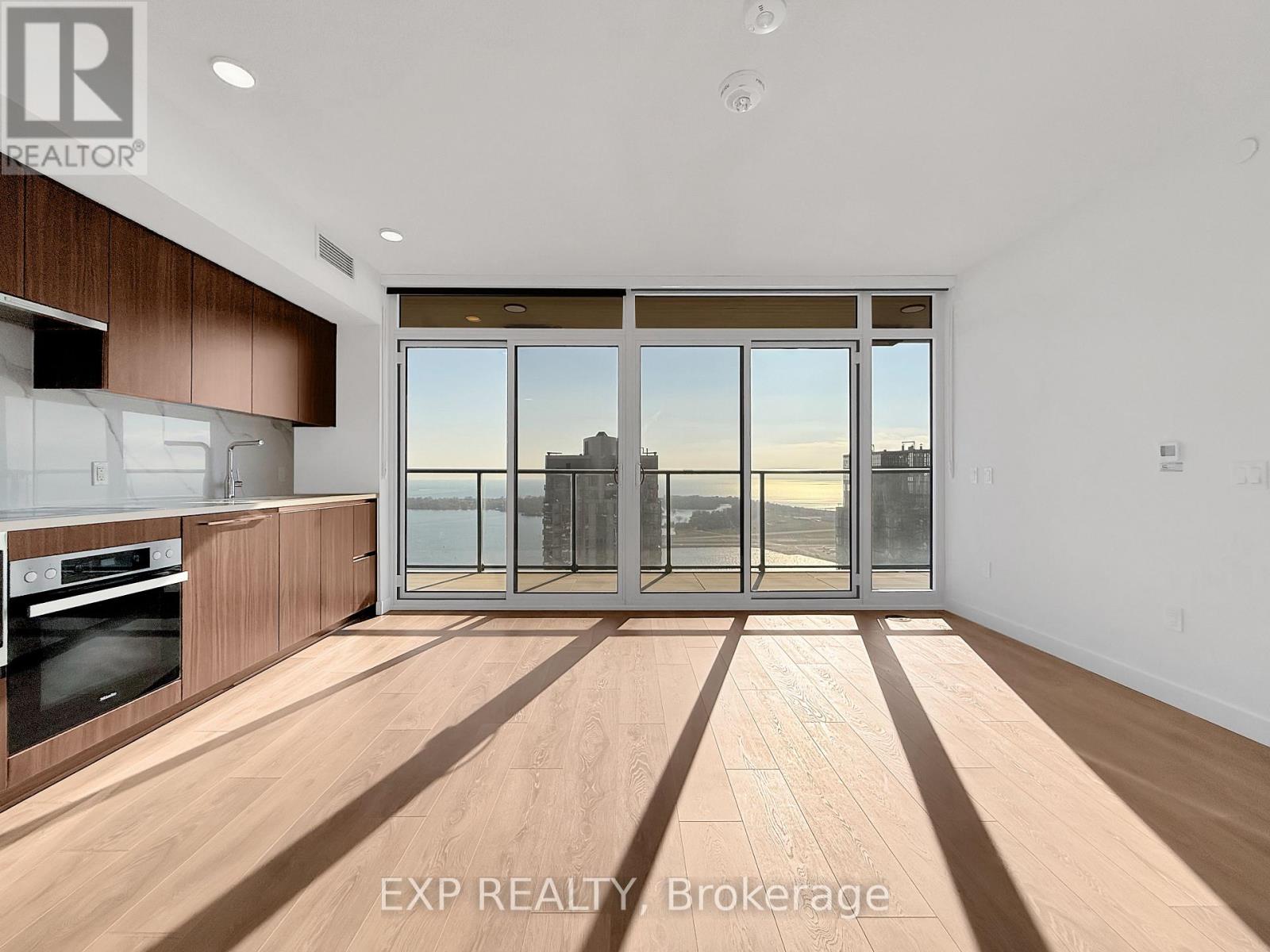 5211 - 3 Concord Cityplace Way, Toronto, Ontario  M5V 0X4 - Photo 6 - C12566634