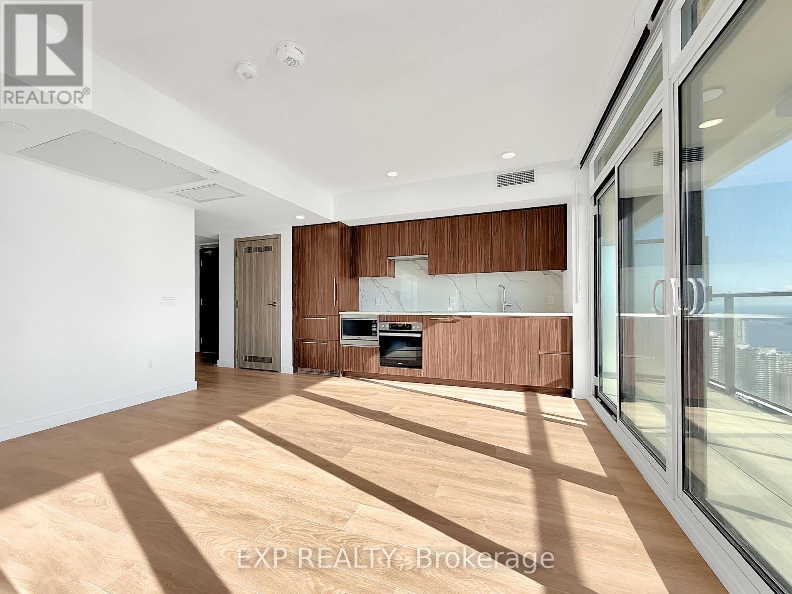 5211 - 3 Concord Cityplace Way, Toronto, Ontario  M5V 0X4 - Photo 8 - C12566634