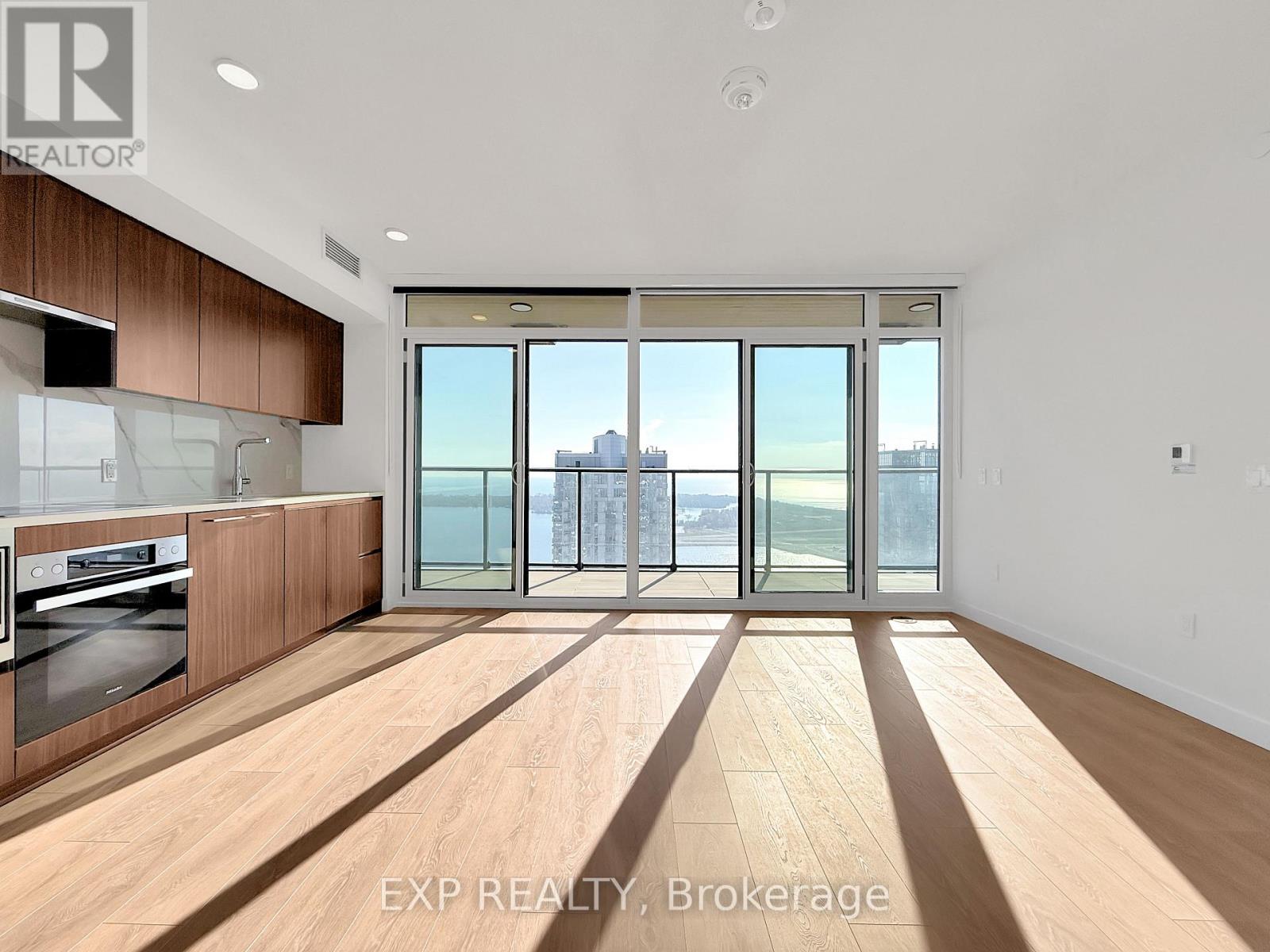 5211 - 3 Concord Cityplace Way, Toronto, Ontario  M5V 0X4 - Photo 9 - C12566634