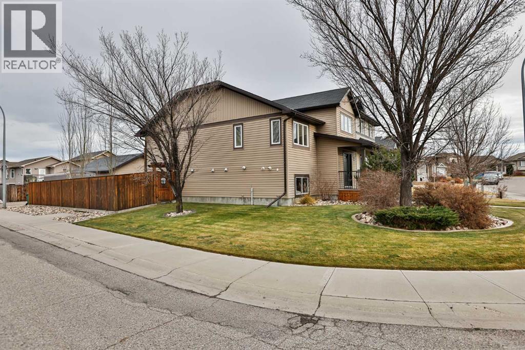 532 Silkstone Crescent W, Lethbridge, Alberta  T1J 4C1 - Photo 2 - A2271536