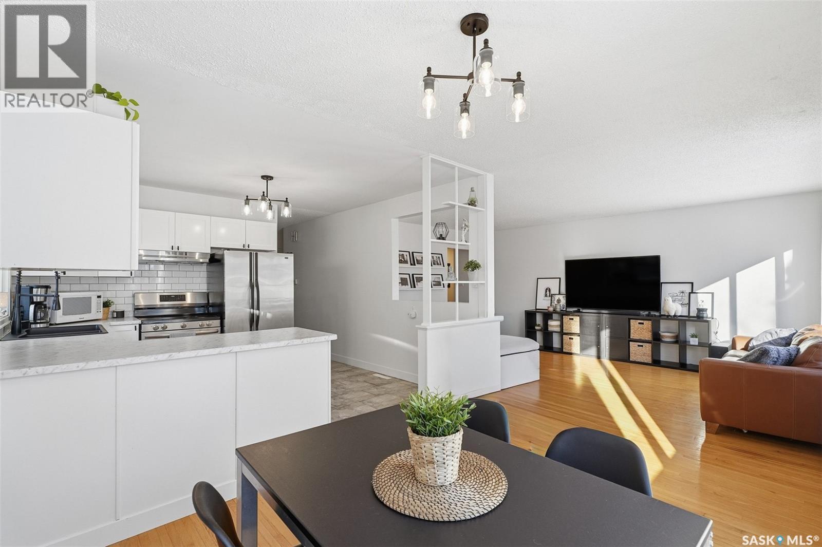 45 Porteous Crescent, Saskatoon, Saskatchewan  S7J 2S7 - Photo 6 - SK024423