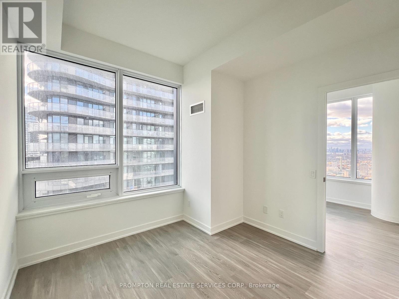 5215 - 8 Wellesley Street W, Toronto, Ontario  M4Y 0J5 - Photo 13 - C12544148