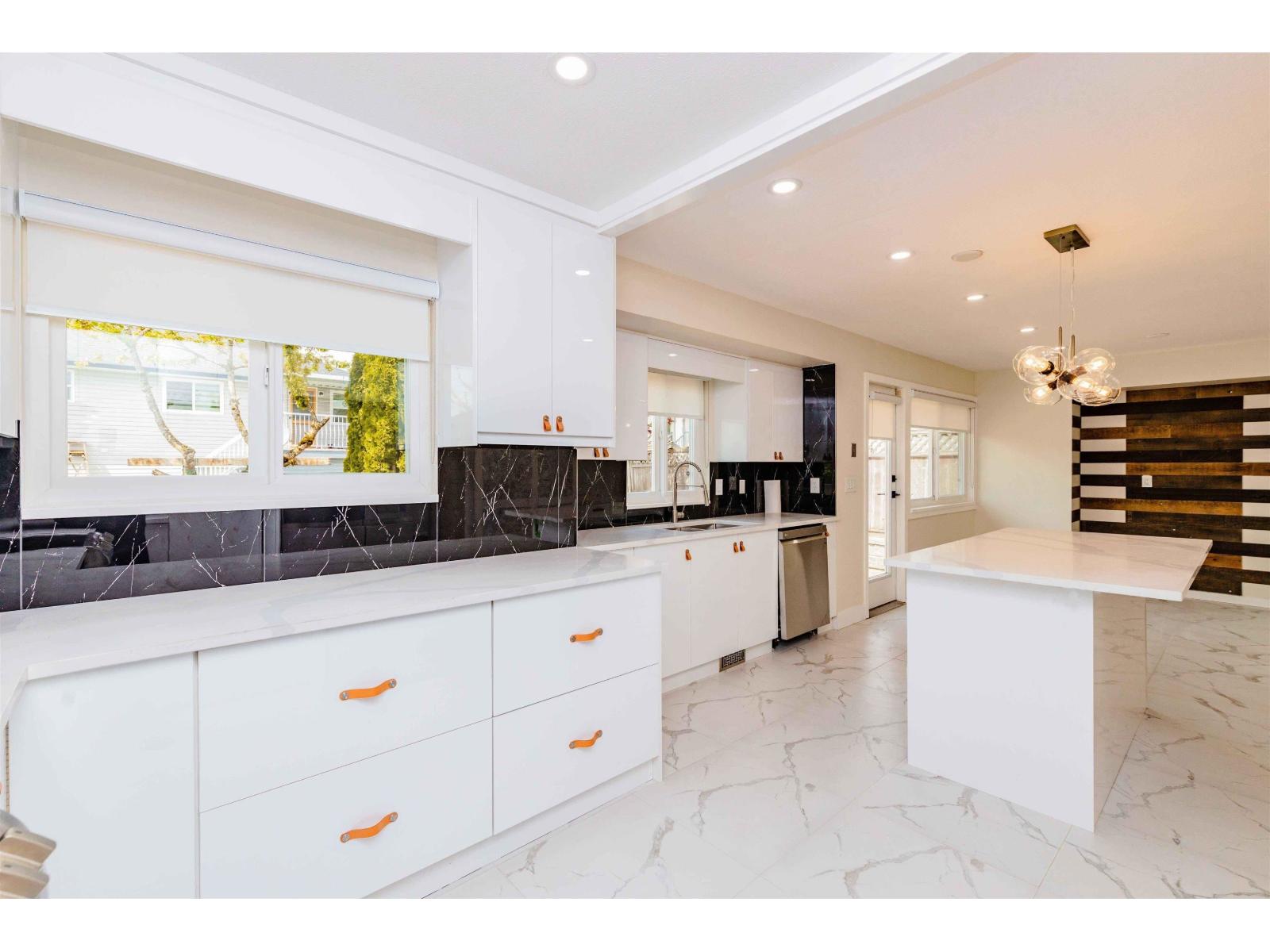 3097 Goldfinch Street, Abbotsford, British Columbia  V2T 5J4 - Photo 5 - R3042648