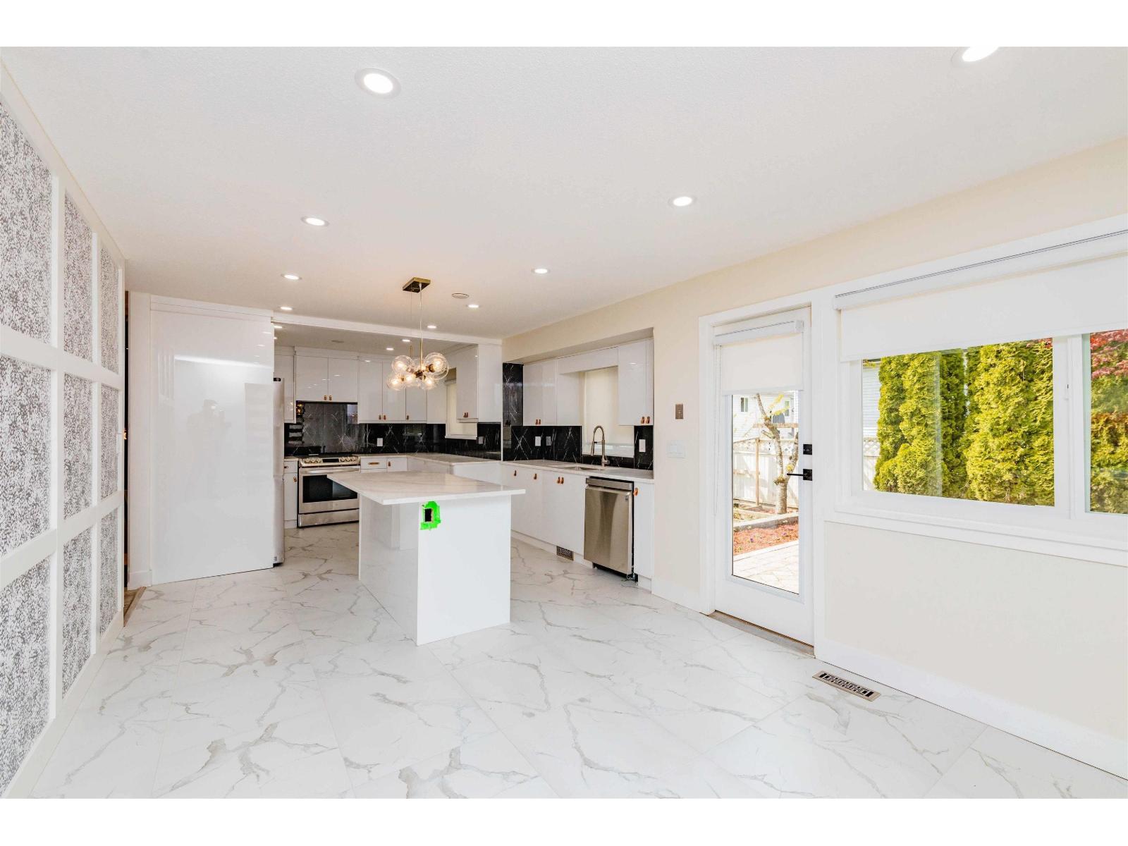 3097 Goldfinch Street, Abbotsford, British Columbia  V2T 5J4 - Photo 8 - R3042648