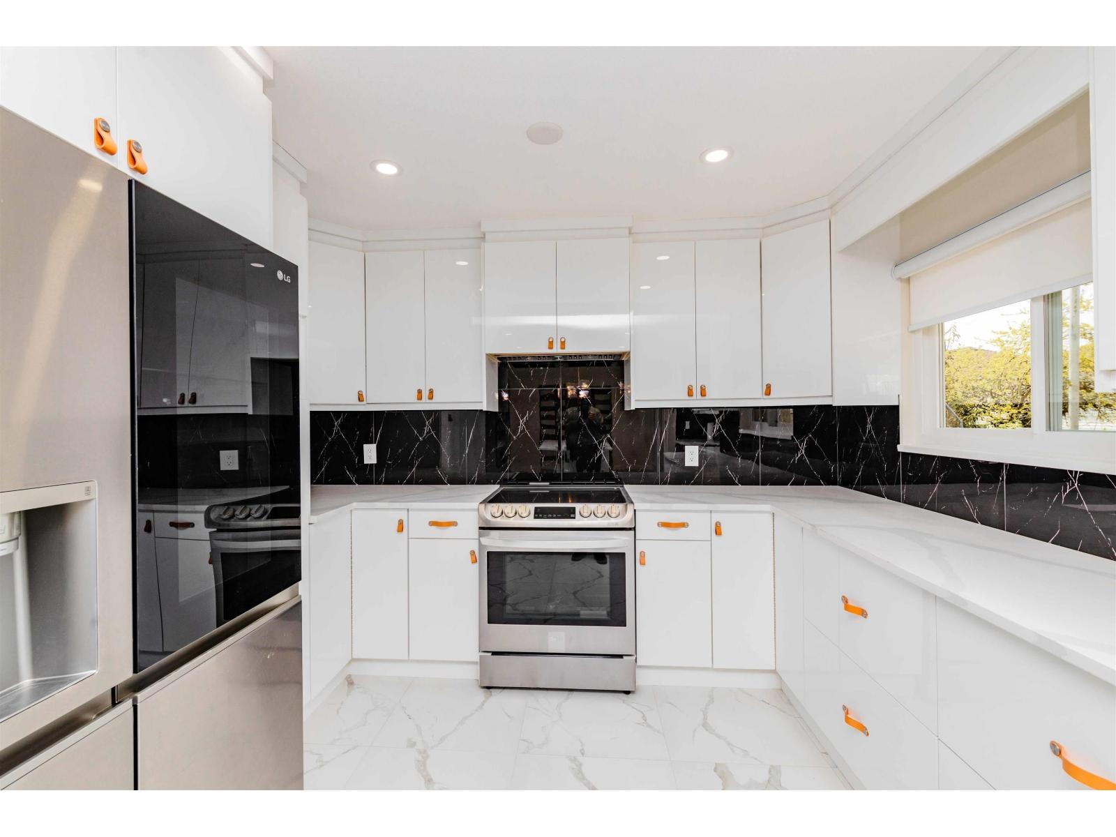 3097 Goldfinch Street, Abbotsford, British Columbia  V2T 5J4 - Photo 4 - R3042648