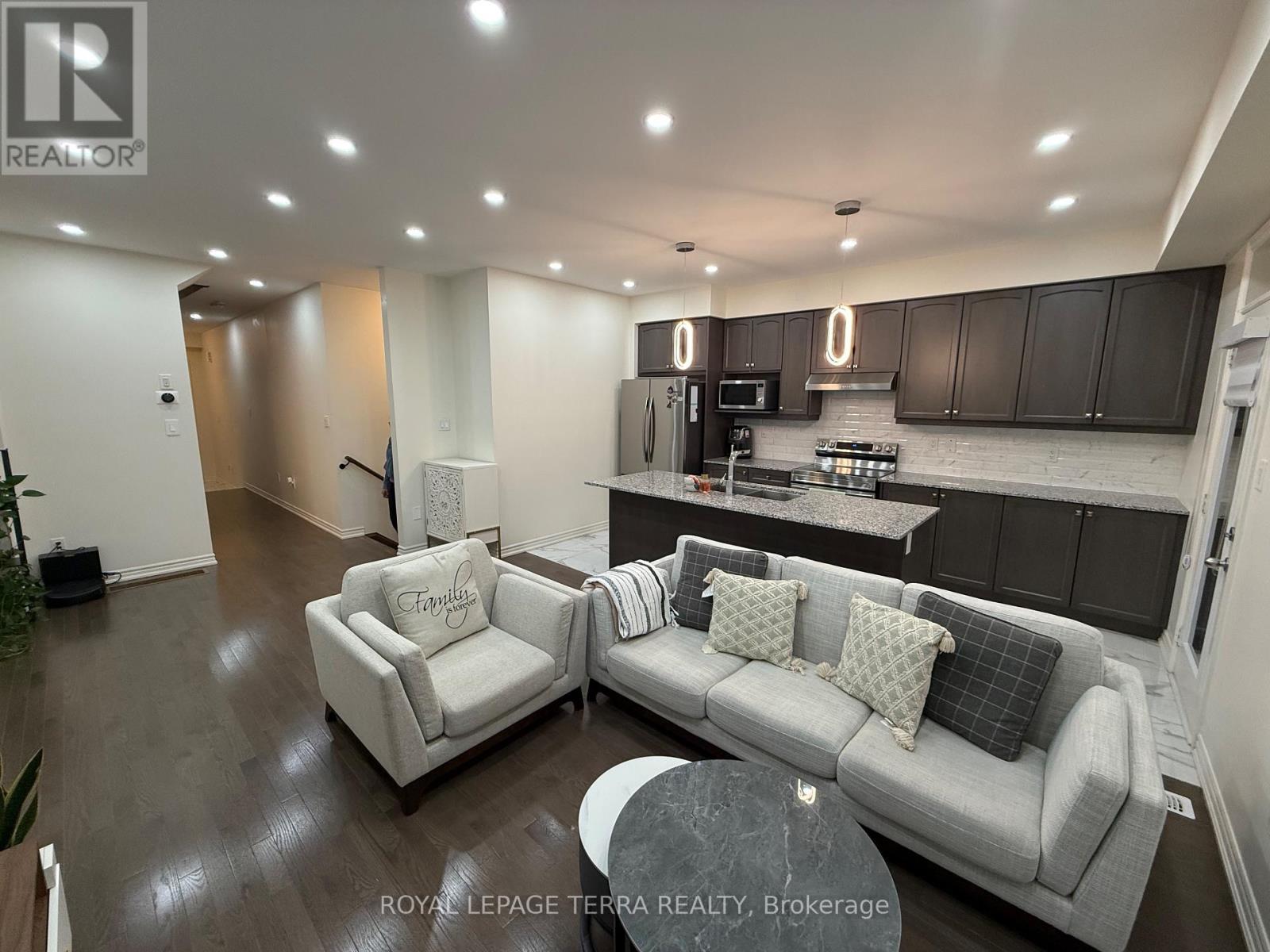 70 Fruitful Crescent, Whitby, Ontario  L1P 0N3 - Photo 5 - E12566424