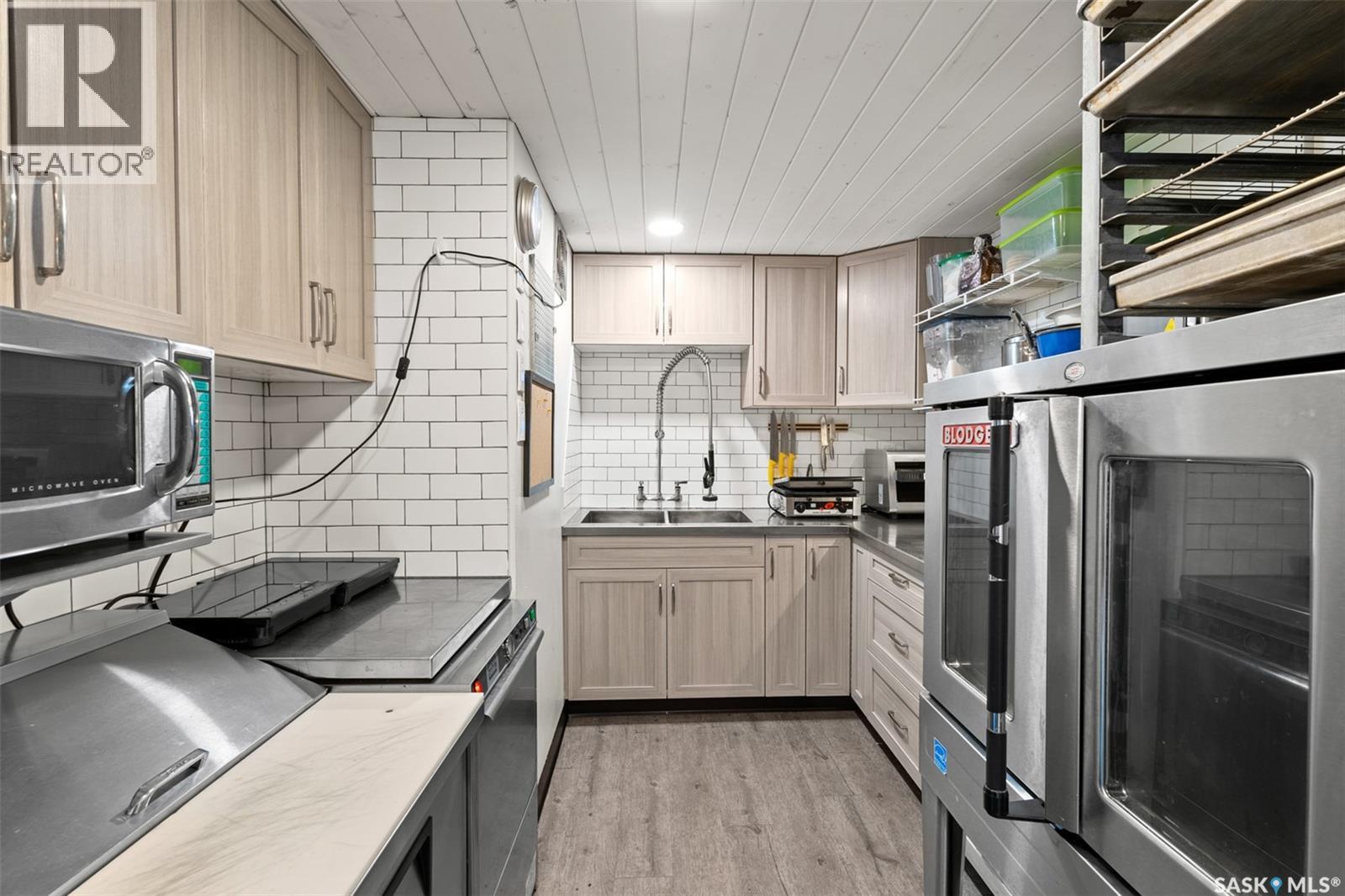 402 1st Avenue S, Martensville, Saskatchewan  S0K 0A2 - Photo 20 - SK024502