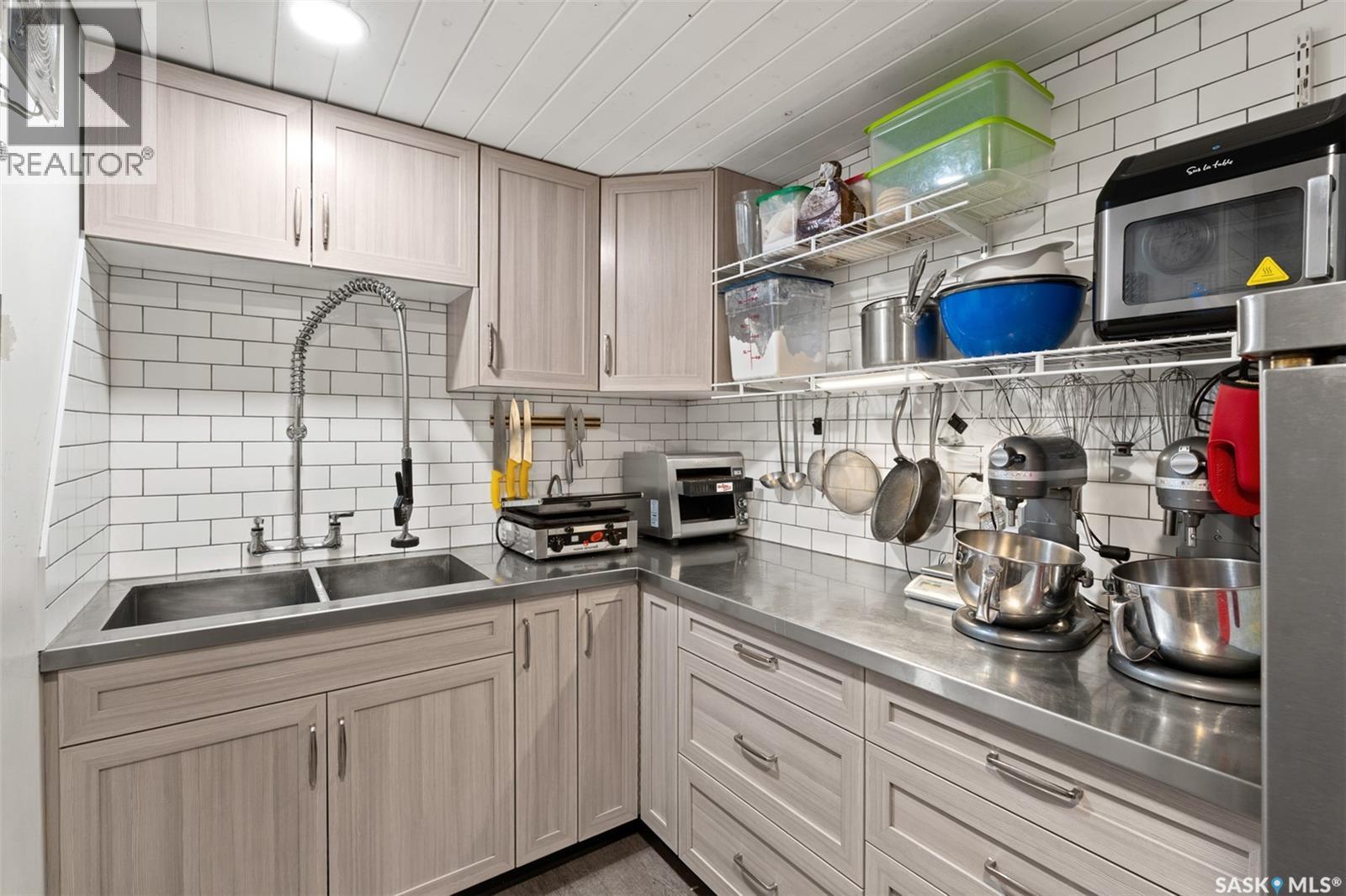 402 1st Avenue S, Martensville, Saskatchewan  S0K 0A2 - Photo 23 - SK024502