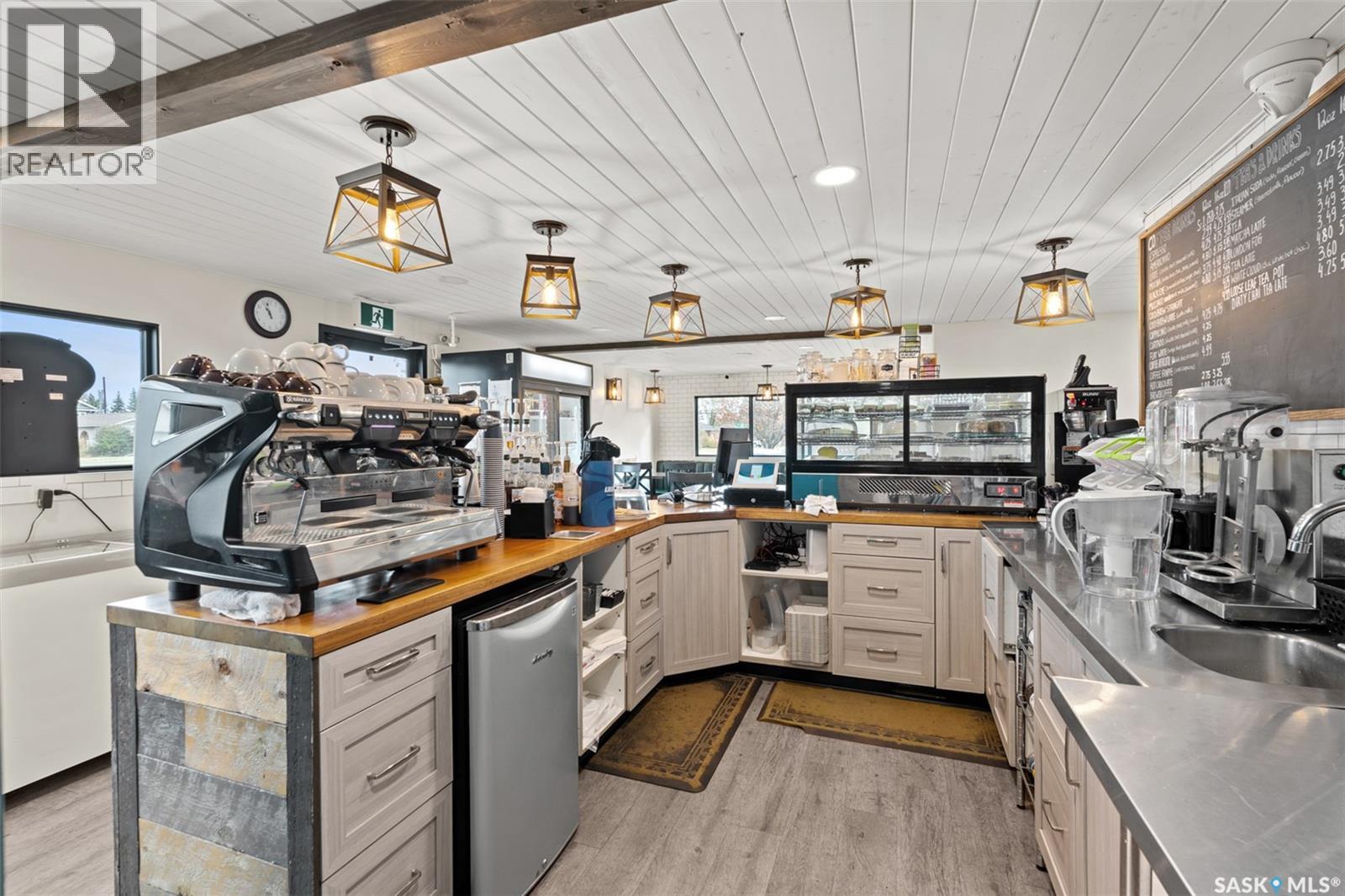 402 1st Avenue S, Martensville, Saskatchewan  S0K 0A2 - Photo 8 - SK024502