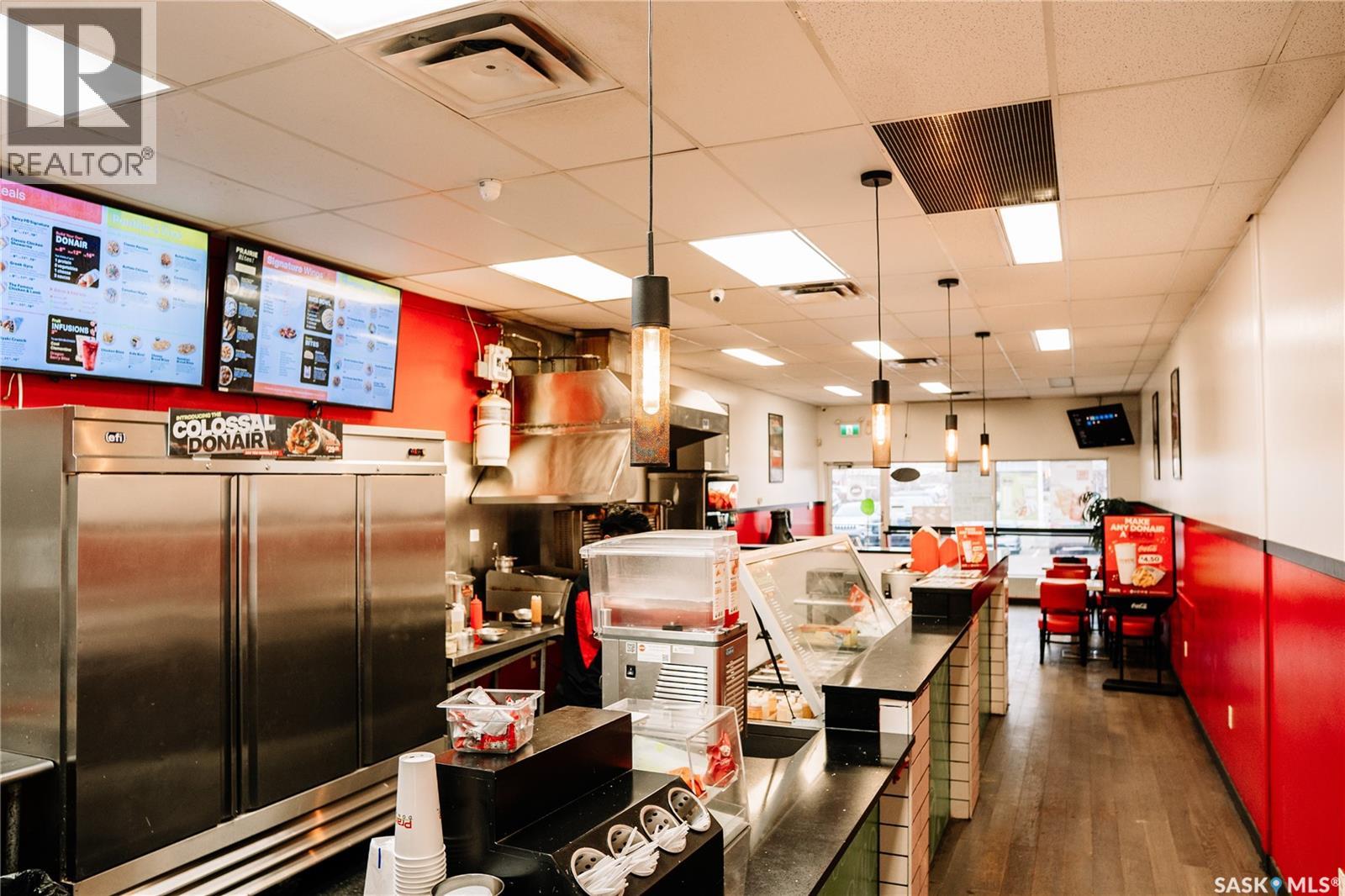 2518 Quance Street, Regina, Saskatchewan  S4V 2X5 - Photo 2 - SK024491