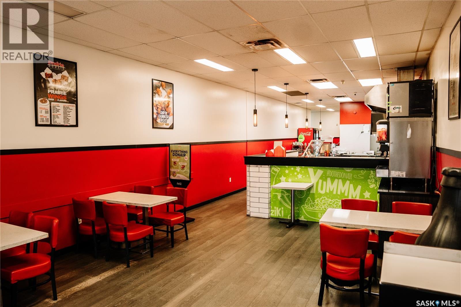 2518 Quance Street, Regina, Saskatchewan  S4V 2X5 - Photo 4 - SK024491