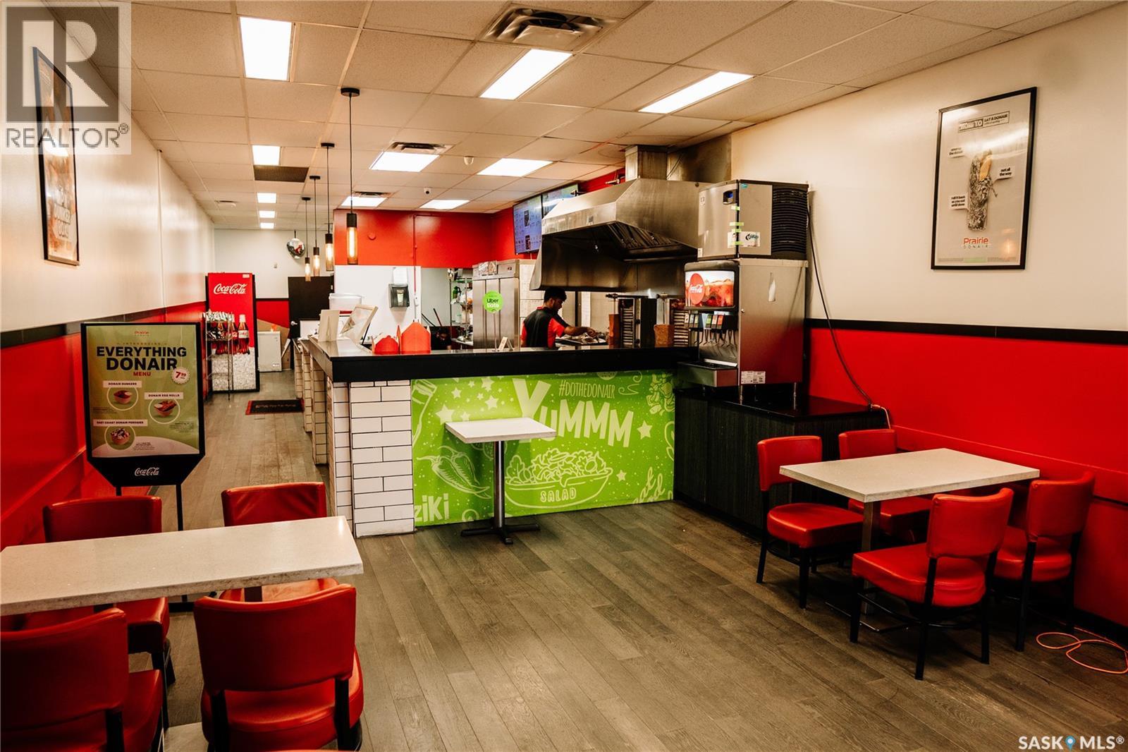 2518 Quance Street, Regina, Saskatchewan  S4V 2X5 - Photo 5 - SK024491