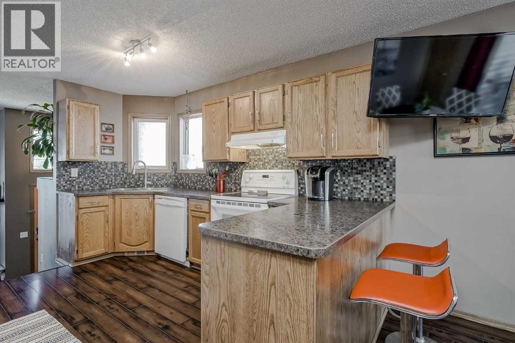 355 Coverdale Court Ne, Calgary, Alberta  T3K 4J8 - Photo 7 - A2271895