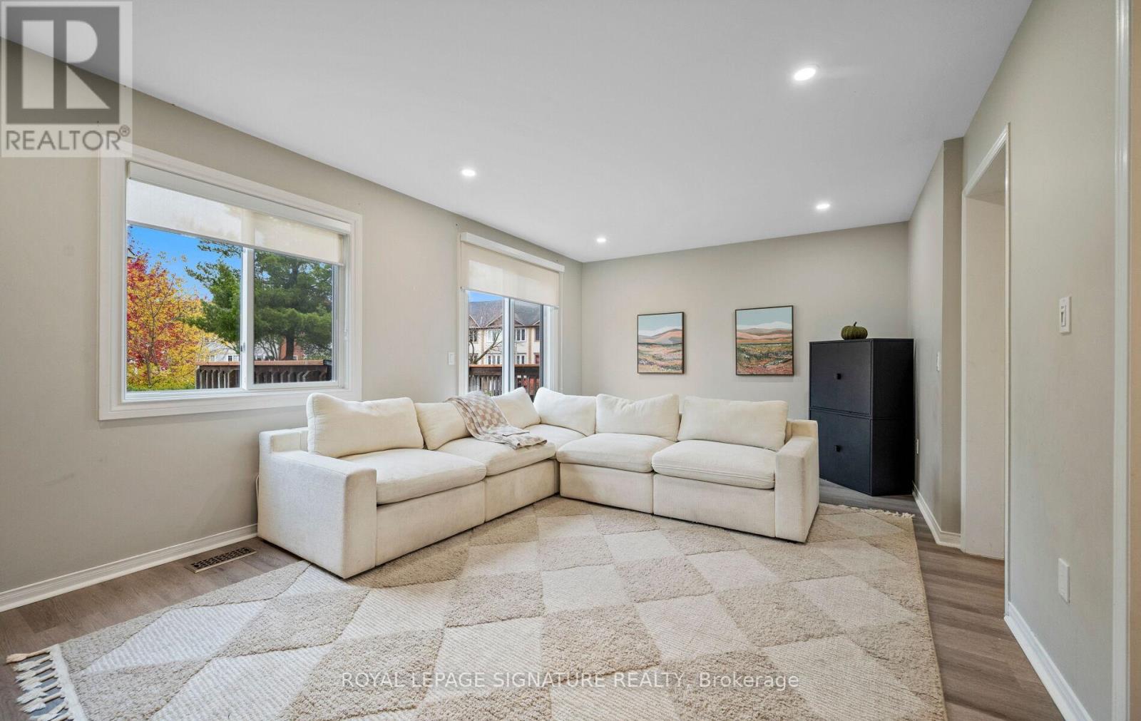 2320 Strawfield Court, Oakville, Ontario  L6H 6C2 - Photo 7 - W12556102