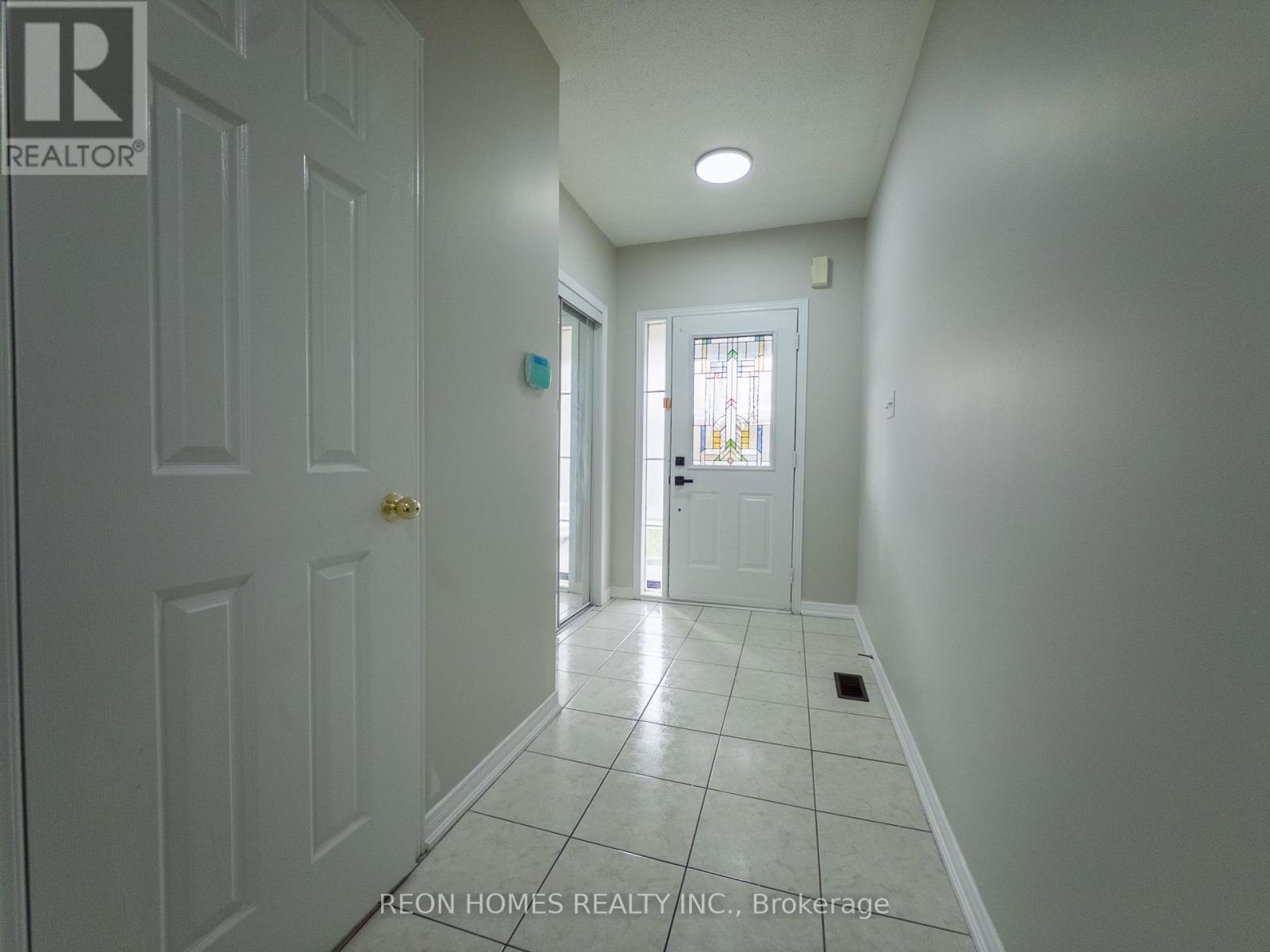 25 Hot Spring Road, Brampton, Ontario  L6R 3H9 - Photo 5 - W12563796