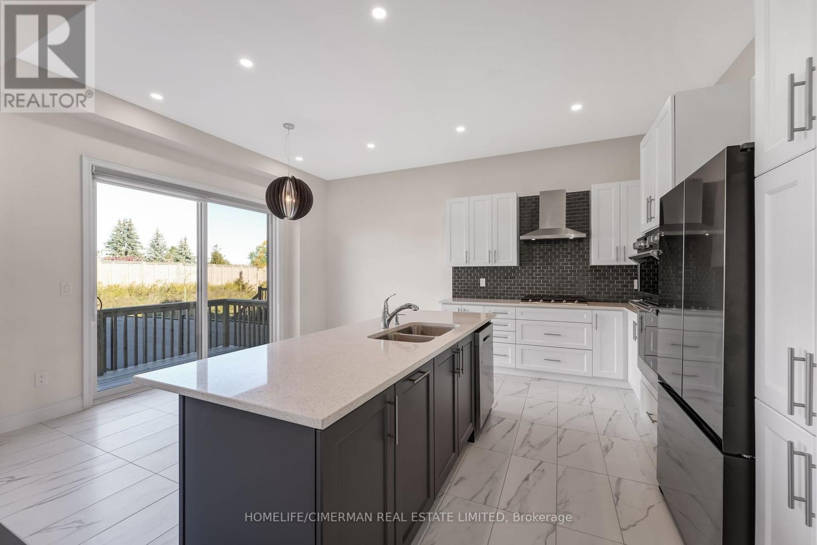 99 Black Walnut Court, Aurora, Ontario  L4G 3Y2 - Photo 10 - N12566430