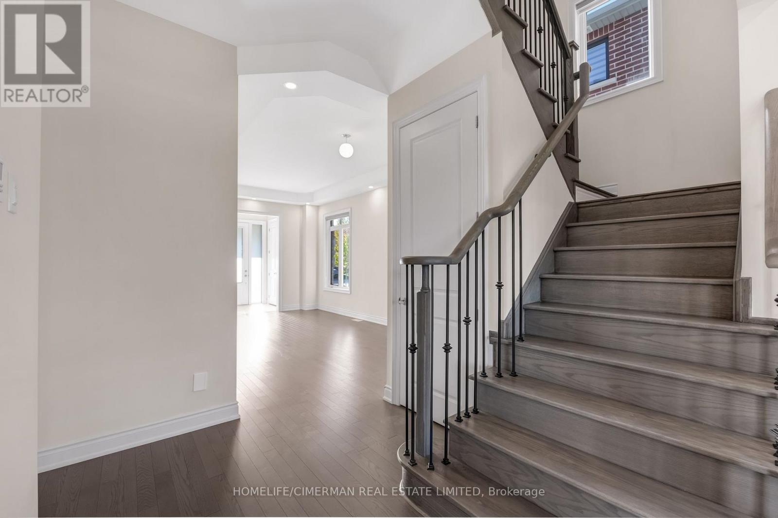 99 Black Walnut Court, Aurora, Ontario  L4G 3Y2 - Photo 12 - N12566430