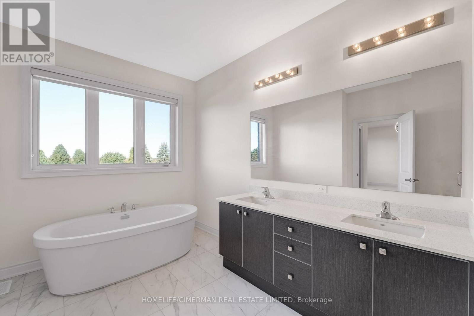 99 Black Walnut Court, Aurora, Ontario  L4G 3Y2 - Photo 23 - N12566430