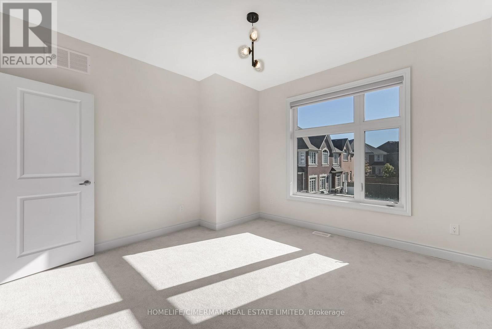 99 Black Walnut Court, Aurora, Ontario  L4G 3Y2 - Photo 26 - N12566430