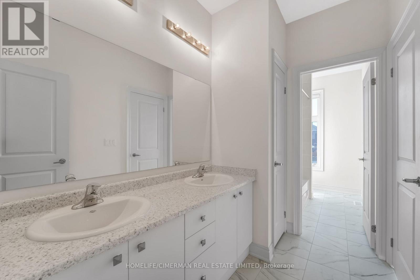 99 Black Walnut Court, Aurora, Ontario  L4G 3Y2 - Photo 28 - N12566430