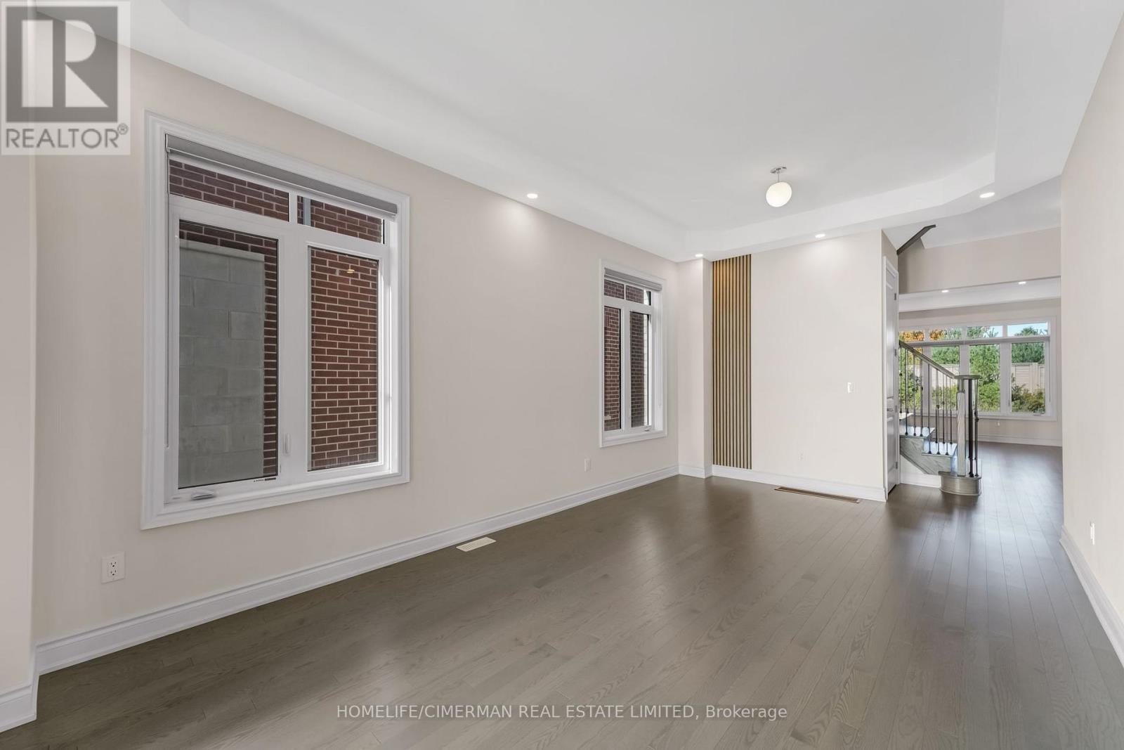 99 Black Walnut Court, Aurora, Ontario  L4G 3Y2 - Photo 6 - N12566430