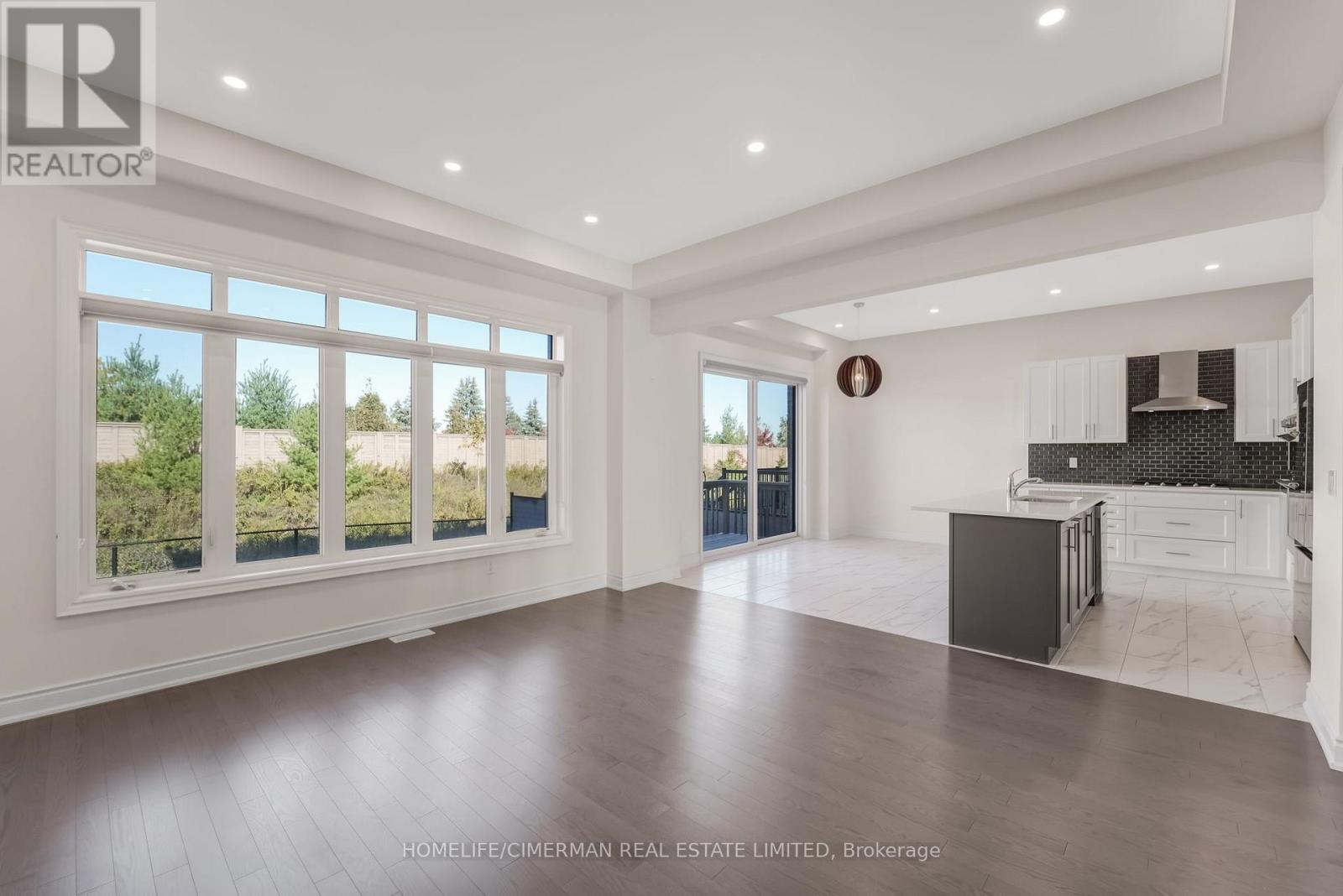 99 Black Walnut Court, Aurora, Ontario  L4G 3Y2 - Photo 8 - N12566430