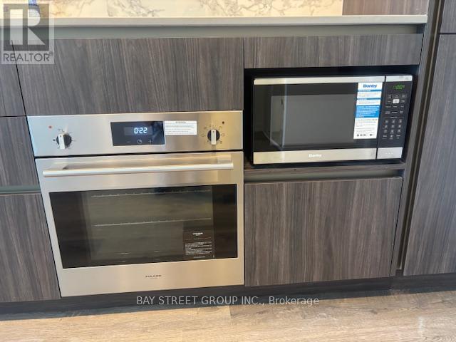 2703 - 8 Interchange Way Street, Vaughan, Ontario  L4K 0R2 - Photo 5 - N12566498