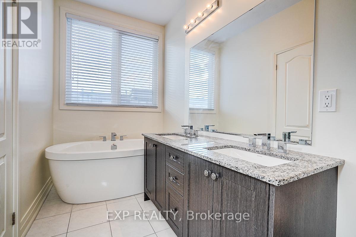 84 William Saville Street, Markham, Ontario  L3R 9S3 - Photo 43 - N12566550