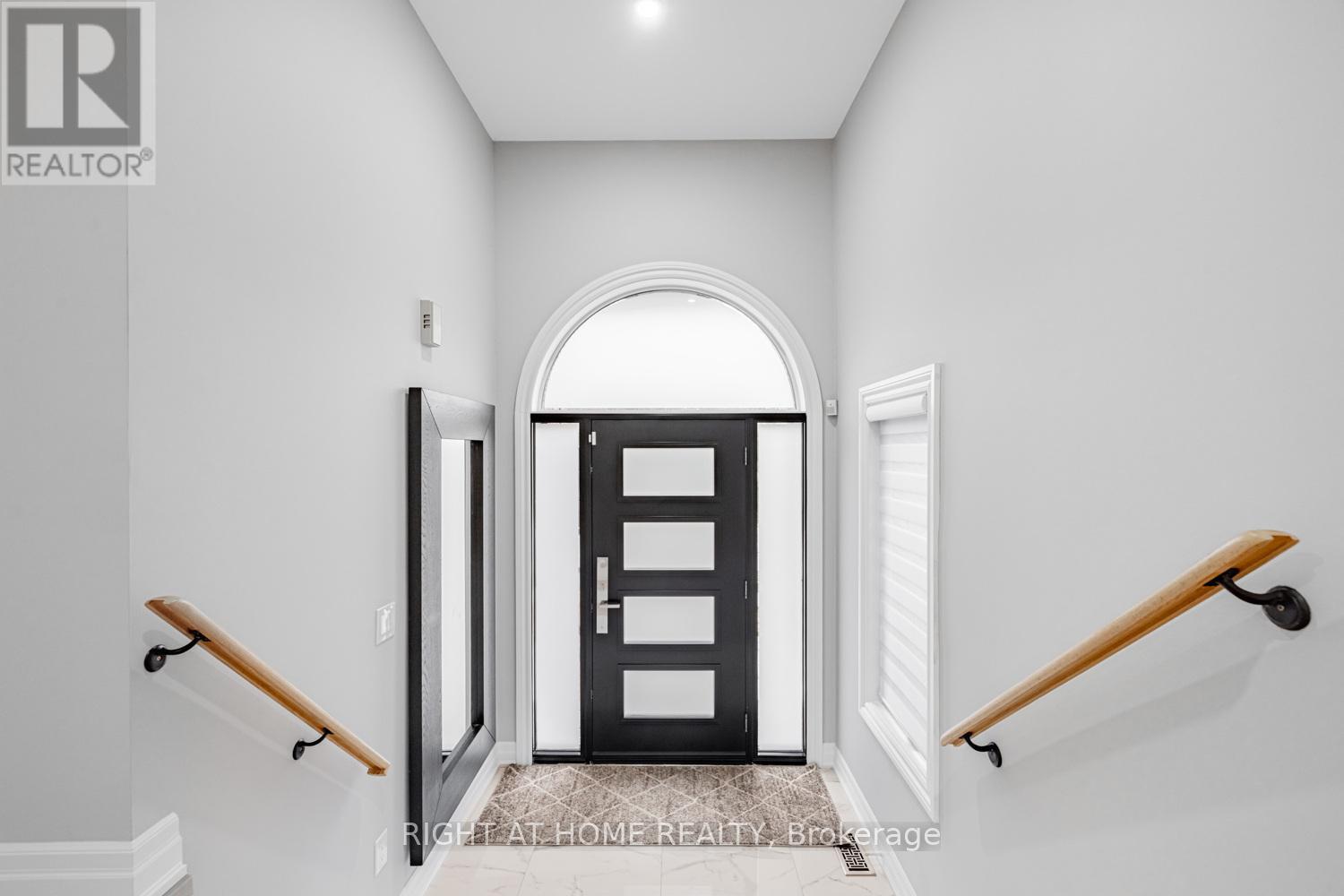 488 Royalpark Way, Vaughan, Ontario  L4H 1K4 - Photo 4 - N12566608