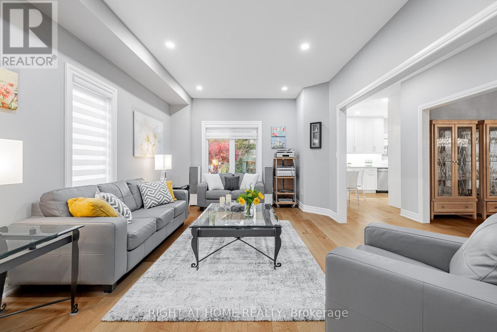 488 Royalpark Way, Vaughan, Ontario  L4H 1K4 - Photo 5 - N12566608