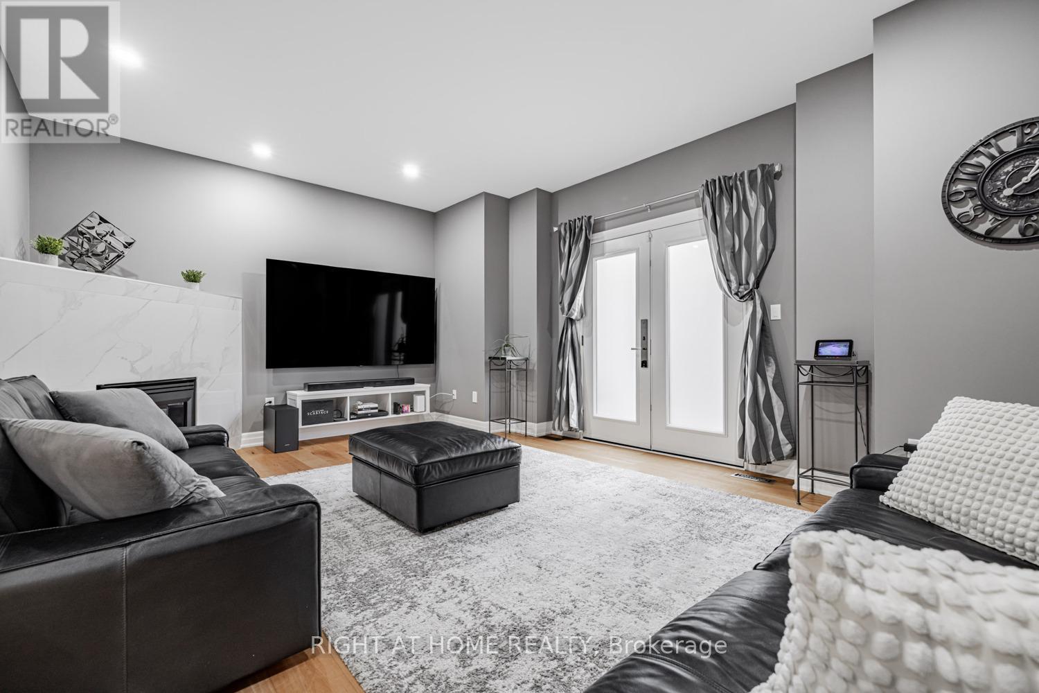 488 Royalpark Way, Vaughan, Ontario  L4H 1K4 - Photo 7 - N12566608