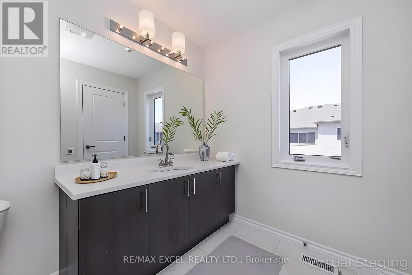 7 Prudhoe Terrace, Barrie, Ontario  L9J 0W2 - Photo 10 - S12566568