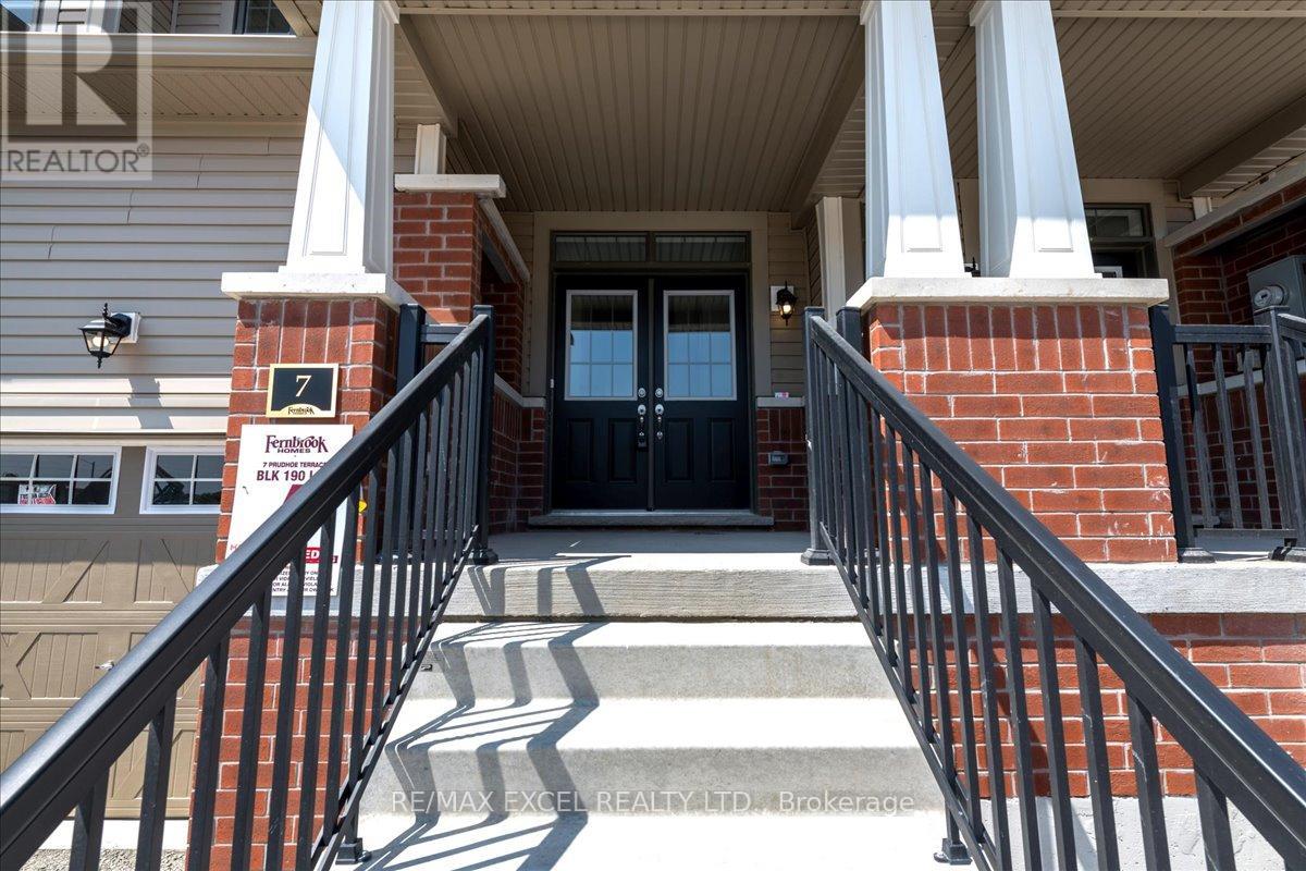 7 Prudhoe Terrace, Barrie, Ontario  L9J 0W2 - Photo 2 - S12566568