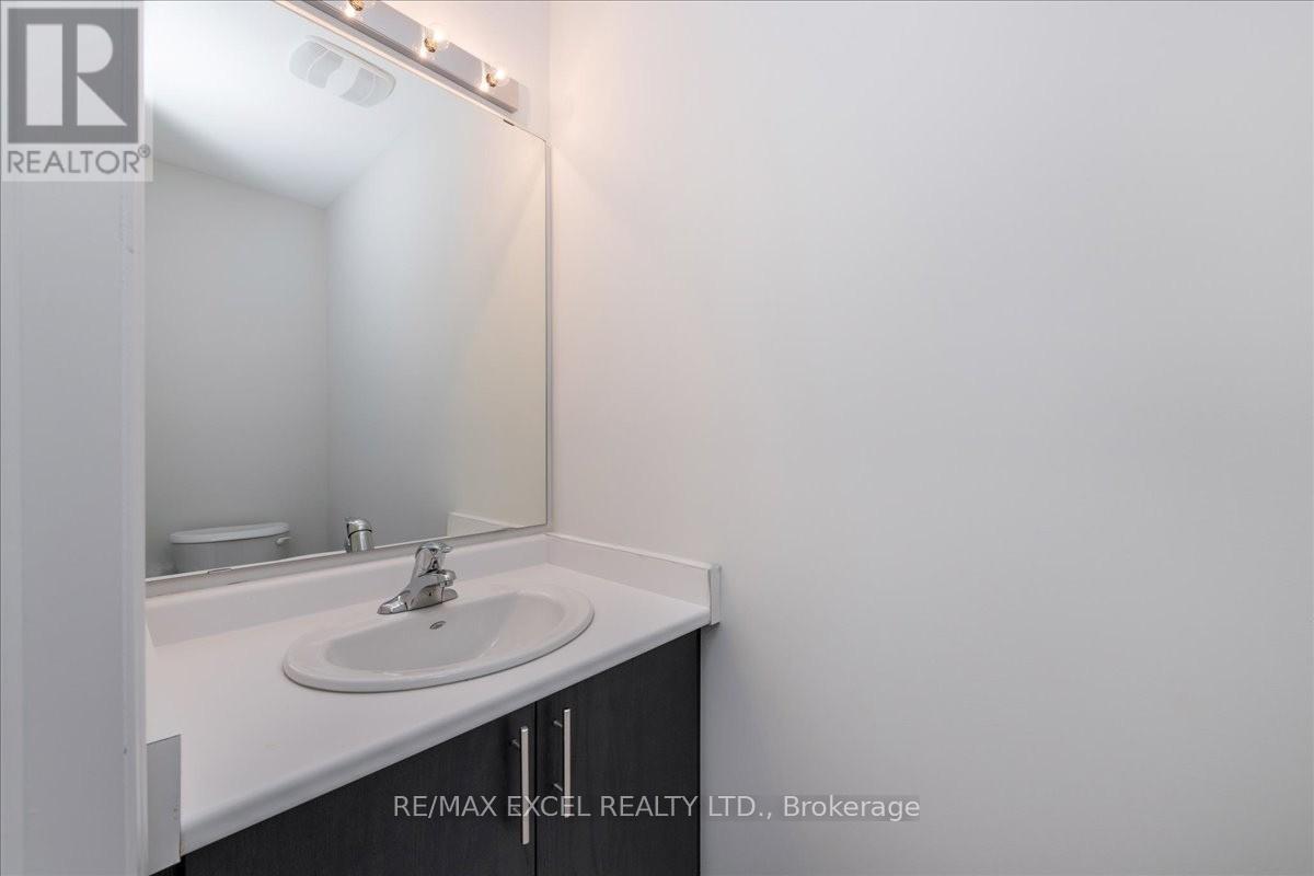 7 Prudhoe Terrace, Barrie, Ontario  L9J 0W2 - Photo 7 - S12566568